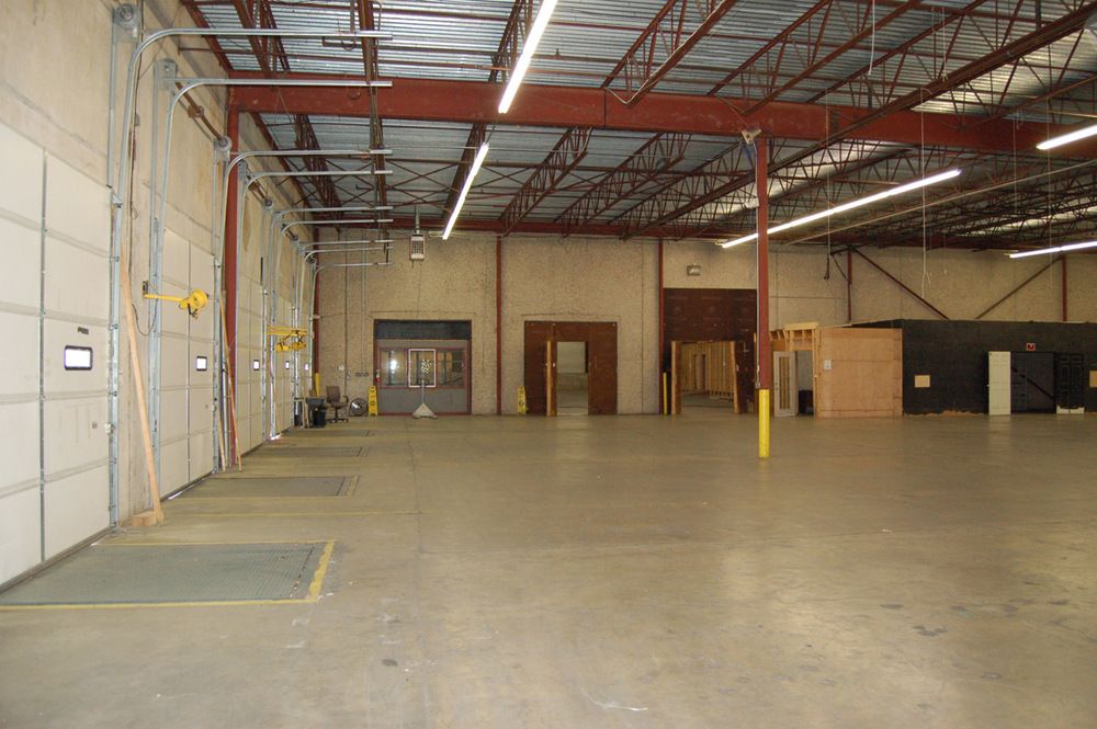 Industrial Office/Warehouse For Sale Or Lease: 6901 W 70th St, Shreveport, LA 71129